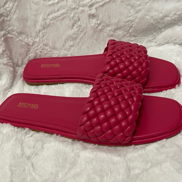 New Michael Kors pink sandals - Picture 3 of 4